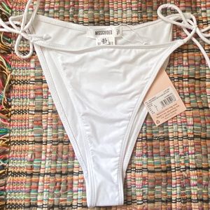 White bikini bottoms 3/$12🌼